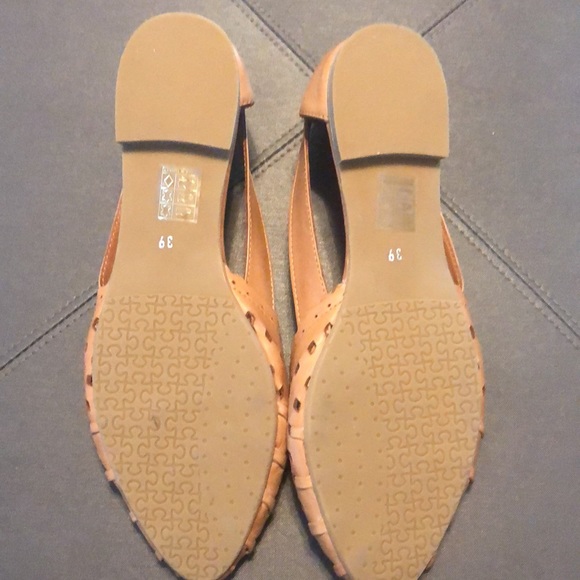 These are the cutest little slip ons! Soft, stylish, and made by Spring Step! - Picture 7 of 7